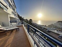 Sunny Modern Apartment - Sea View and Beach Access
