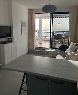 Sunny Modern Apartment - Sea View and Beach Access