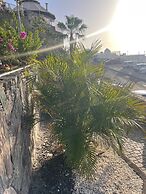 Sunny Modern Apartment - Sea View and Beach Access