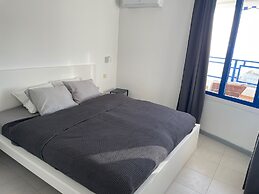 Sunny Modern Apartment - Sea View and Beach Access