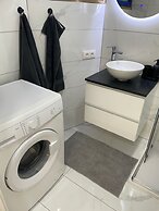 Sunny Modern Apartment - Sea View and Beach Access