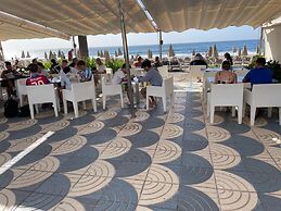 Sunny Modern Apartment - Sea View and Beach Access