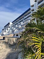 Sunny Modern Apartment - Sea View and Beach Access