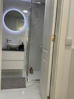 Sunny Modern Apartment - Sea View and Beach Access