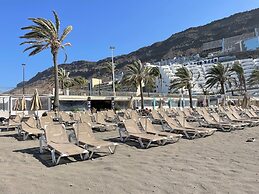 Sunny Modern Apartment - Sea View and Beach Access