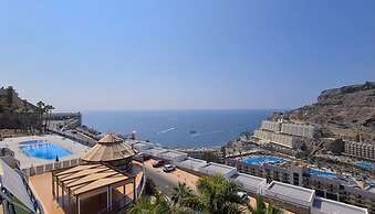 Sunny Modern Apartment - Sea View and Beach Access