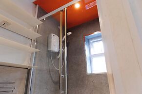 Wolverhampton - 4 Bed House - Free Parking