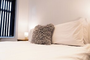 Wolverhampton - 4 Bed House - Free Parking