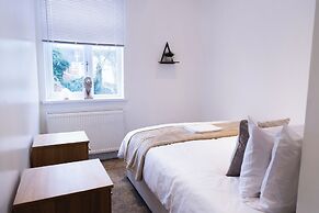 Wolverhampton - 4 Bed House - Free Parking