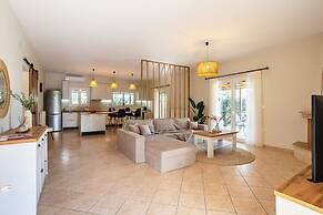 Aelia Guesthouse - Olive Grove Retreat