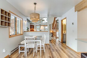 Fraser Townhome: Ski, Hike, Bike!