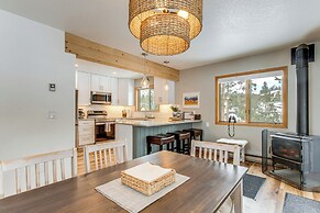 Fraser Townhome: Ski, Hike, Bike!