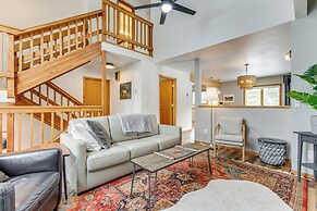 Fraser Townhome: Ski, Hike, Bike!