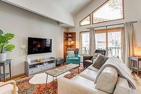 Fraser Townhome: Ski, Hike, Bike!