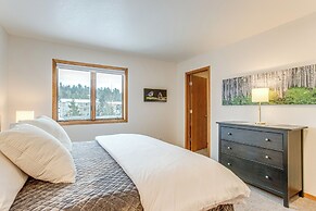 Fraser Townhome: Ski, Hike, Bike!