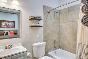 Patio & Shared Hot Tub: Tucson Fourplex Townhome!