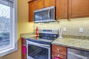 Scenic Studio w/ Dock Access in Fayetteville!