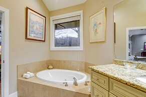 Spacious Lakefront Apt w/ Deck in Fayetteville!