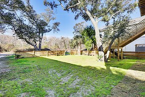 3 Blocks to Beach Access: Coastal Carolina Apt