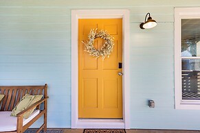 3 Blocks to Beach Access: Coastal Carolina Apt