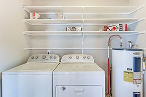 3 Blocks to Beach Access: Coastal Carolina Apt