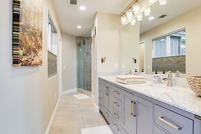 Mtn-view Escape w/ Hot Tub in Sparks!