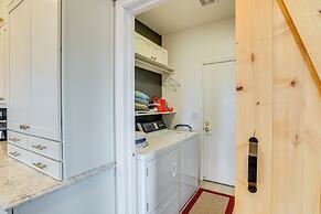 Mtn-view Escape w/ Hot Tub in Sparks!