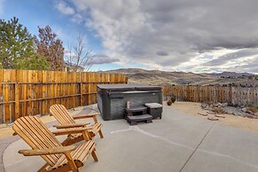 Mtn-view Escape w/ Hot Tub in Sparks!