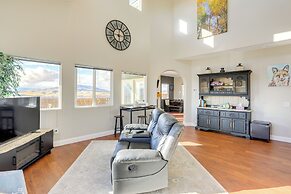 Mtn-view Escape w/ Hot Tub in Sparks!