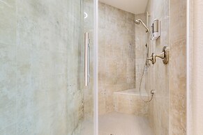 Mtn-view Escape w/ Hot Tub in Sparks!