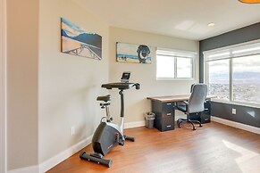 Mtn-view Escape w/ Hot Tub in Sparks!
