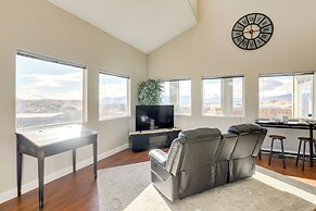 Mtn-view Escape w/ Hot Tub in Sparks!