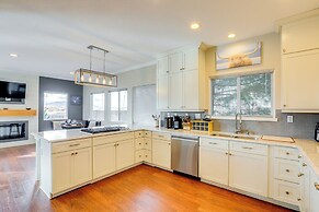 Mtn-view Escape w/ Hot Tub in Sparks!