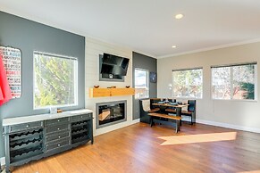 Mtn-view Escape w/ Hot Tub in Sparks!