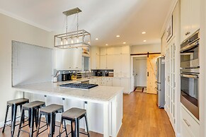 Mtn-view Escape w/ Hot Tub in Sparks!