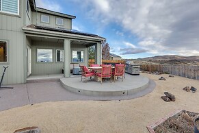 Mtn-view Escape w/ Hot Tub in Sparks!