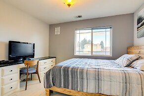 Mtn-view Escape w/ Hot Tub in Sparks!