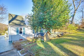 3 Mi to Downtown: Spacious White Plains Home