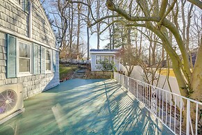 3 Mi to Downtown: Spacious White Plains Home