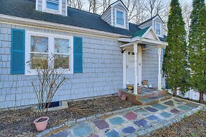 3 Mi to Downtown: Spacious White Plains Home