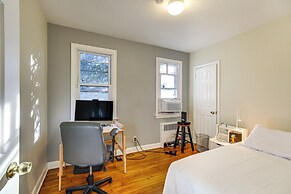 3 Mi to Downtown: Spacious White Plains Home