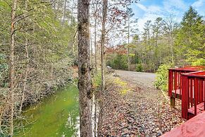 15 Mi to Snowshoe Resort: Cabin w/ Deck & Fire Pit