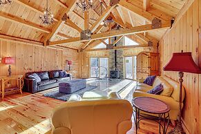 15 Mi to Snowshoe Resort: Cabin w/ Deck & Fire Pit