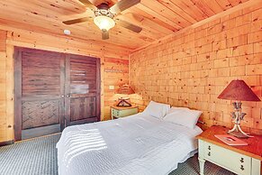 15 Mi to Snowshoe Resort: Cabin w/ Deck & Fire Pit