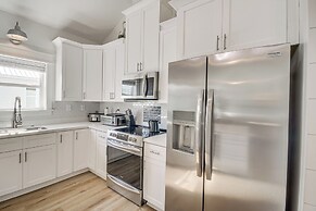 Walk to Marina & Beach: Modern Pass Christian Home