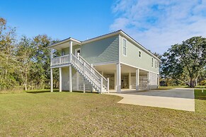 Walk to Marina & Beach: Modern Pass Christian Home