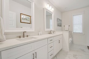 Walk to Marina & Beach: Modern Pass Christian Home