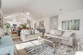 Walk to Marina & Beach: Modern Pass Christian Home