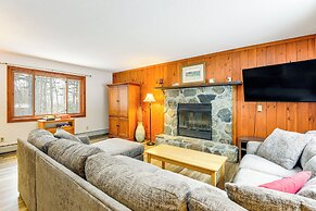 7 Mi to Mt Snow Resort: Family Home w/ Fire Pit!