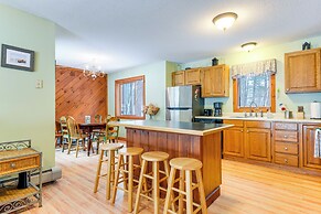 7 Mi to Mt Snow Resort: Family Home w/ Fire Pit!